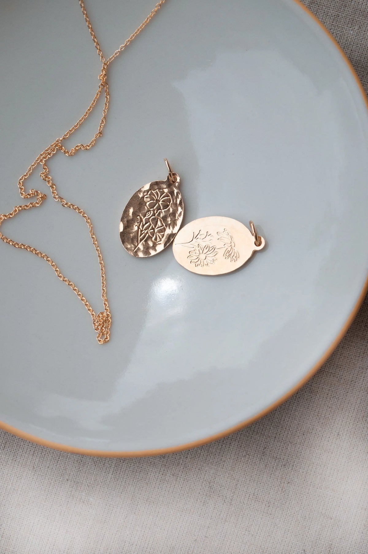 Pendentifs "Fleur de Naissance" Un de ces quatre 